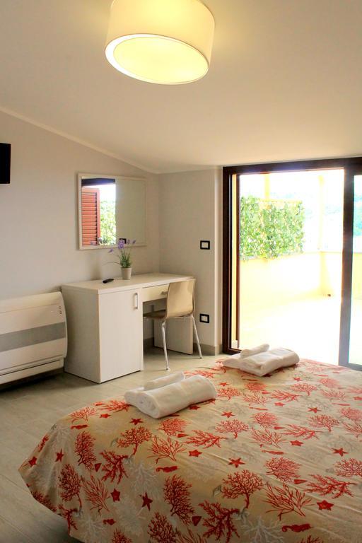 Bed and Breakfast Meuble Leonetti Чентола Экстерьер фото
