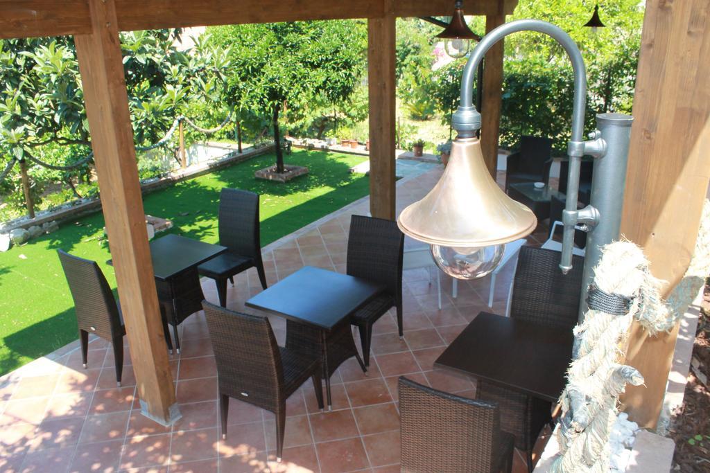 Bed and Breakfast Meuble Leonetti Чентола Экстерьер фото